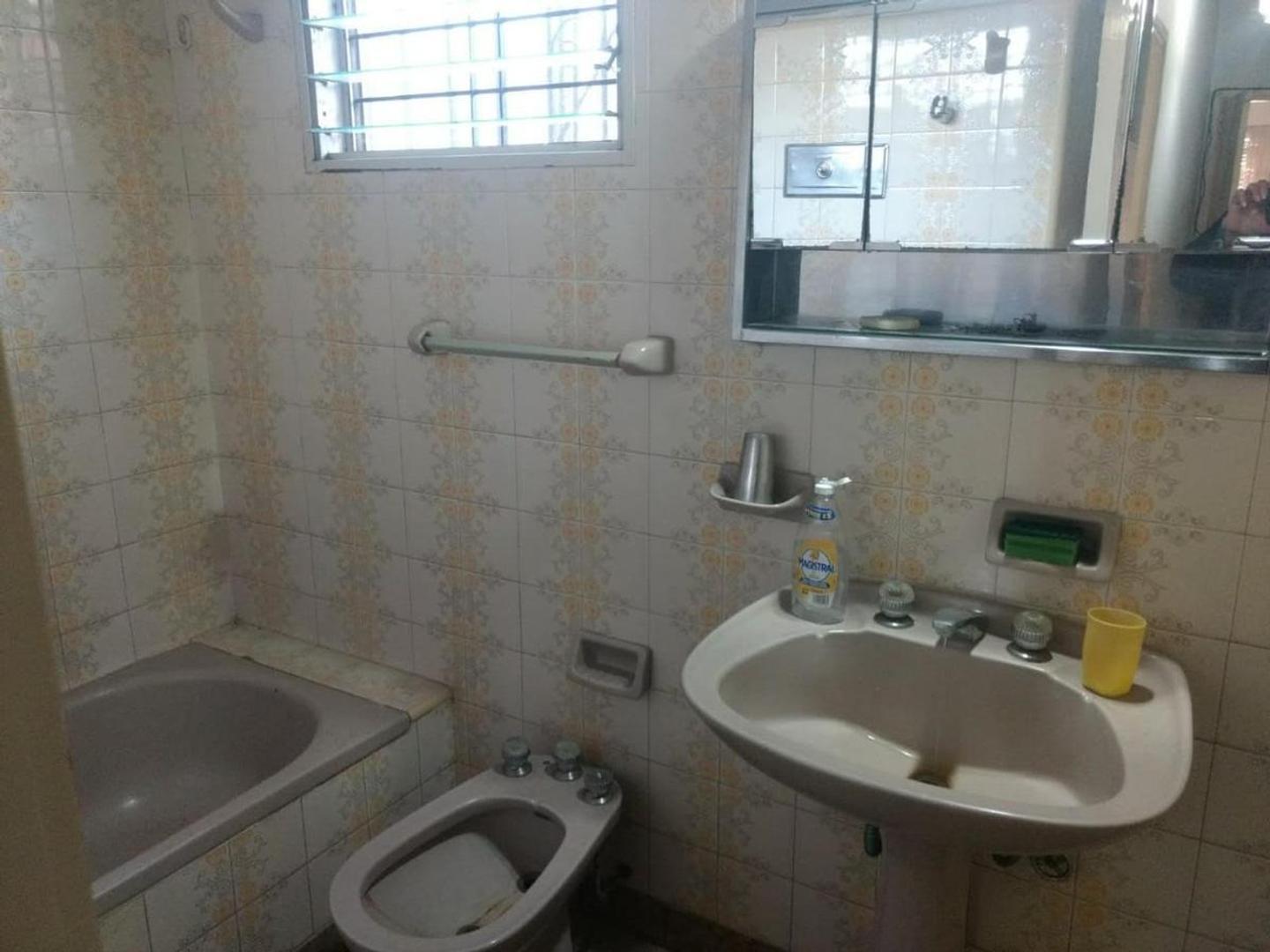 Casa en Venta en Castelar, USD 220.000