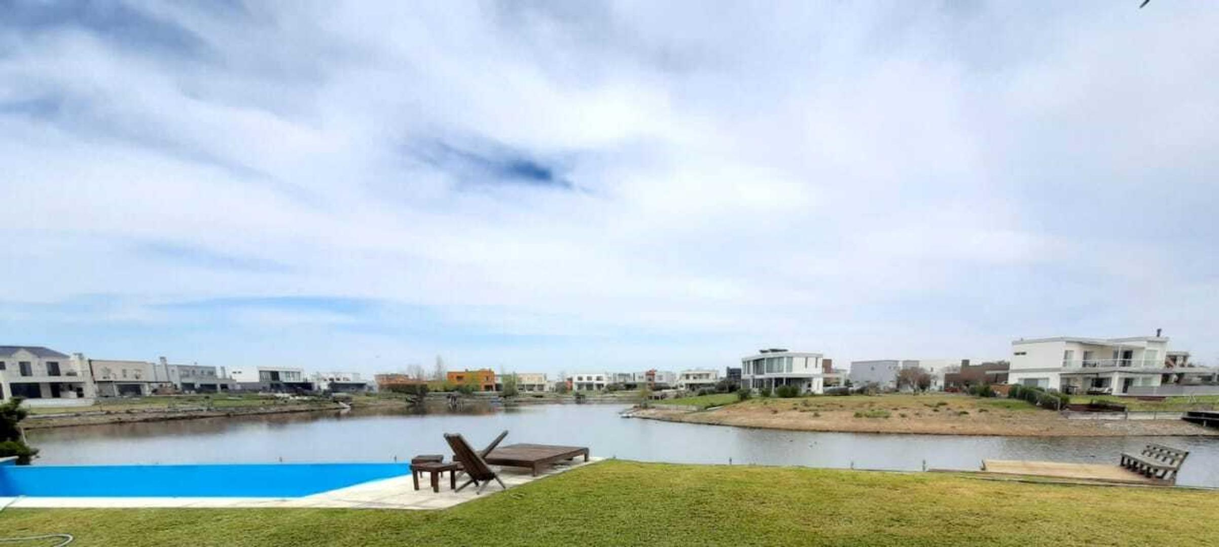 Casa en Venta en El Canton, USD 380.000