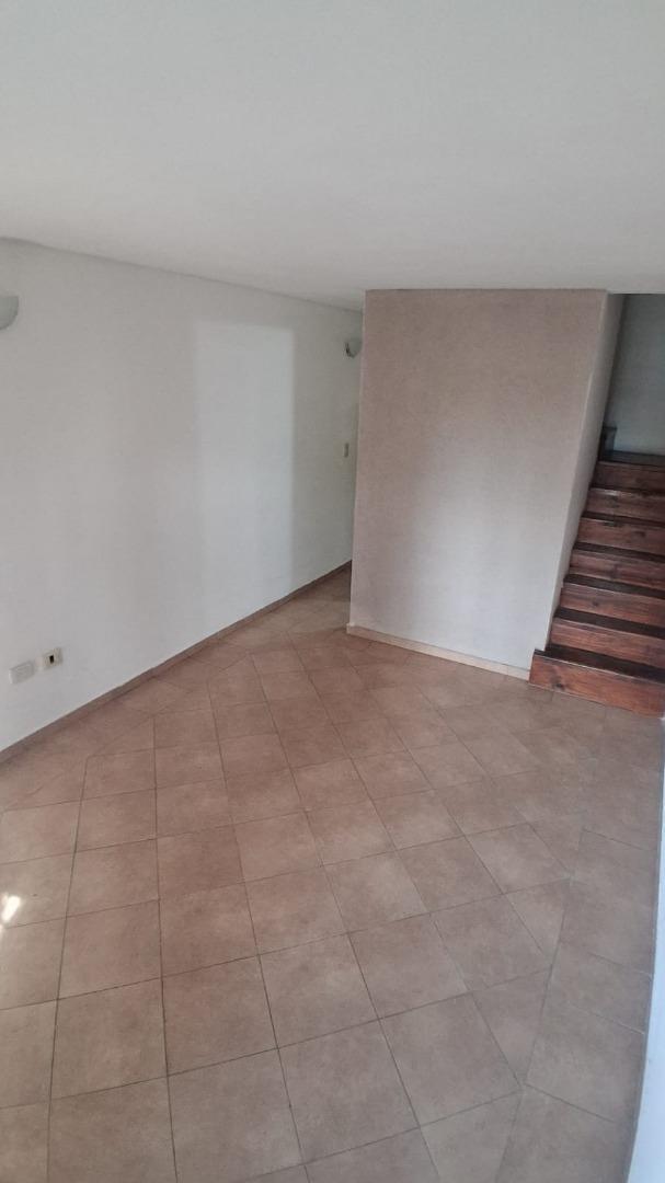 Depto Tipo Casa en Venta en Villa Gobernador Udaondo, USD 85.000
