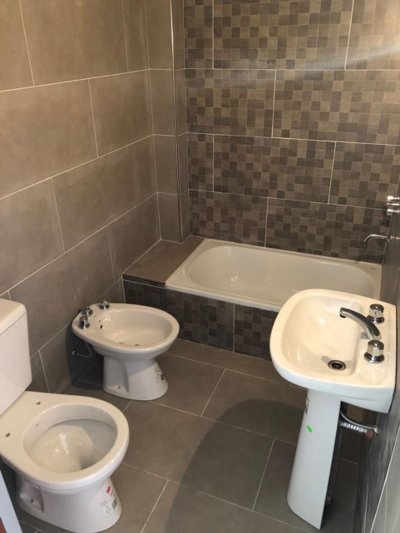 Departamento en Alquiler en Villa Luzuriaga, $ 600.000