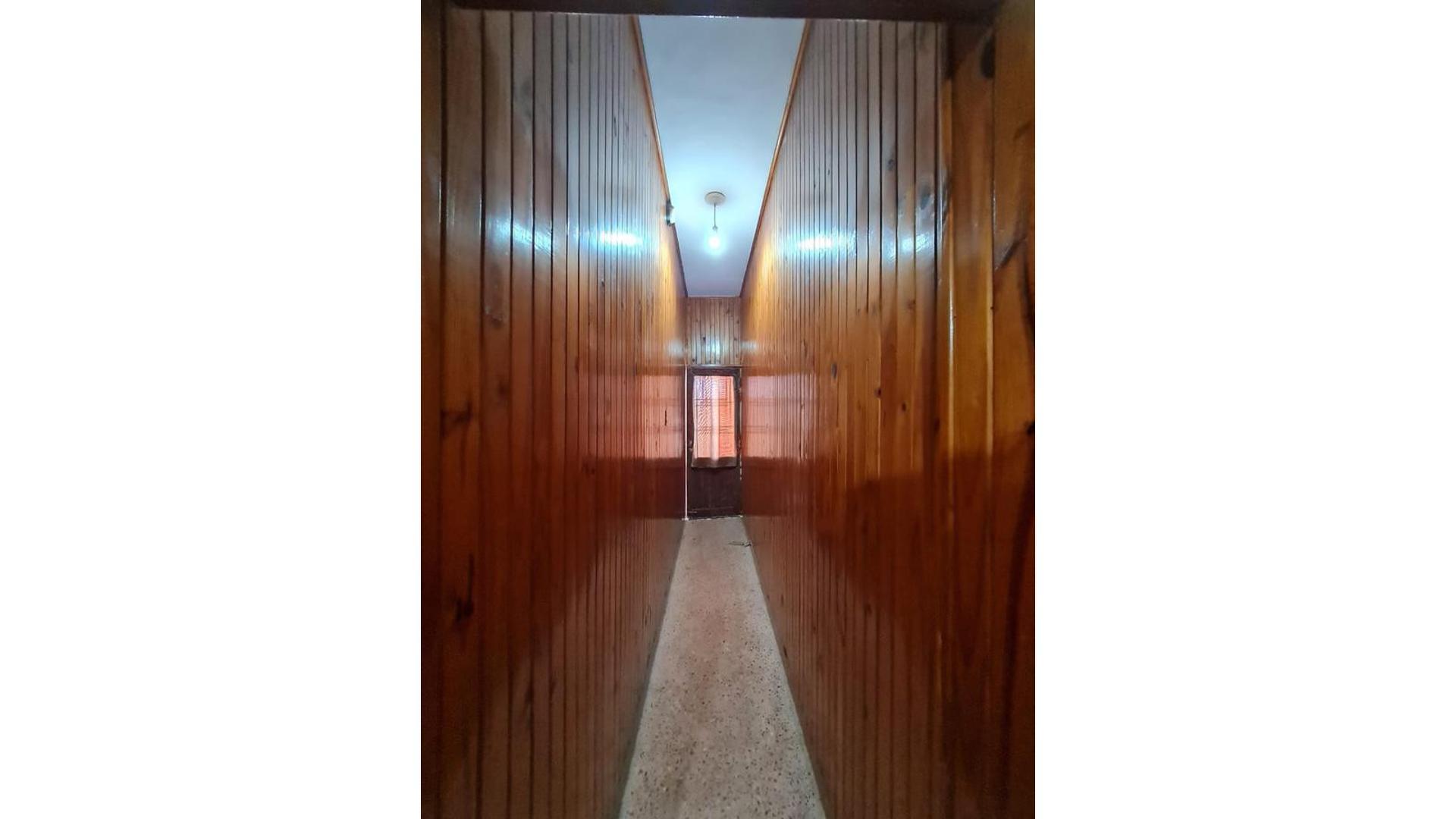 Casa 2 ambientes con 1 baño