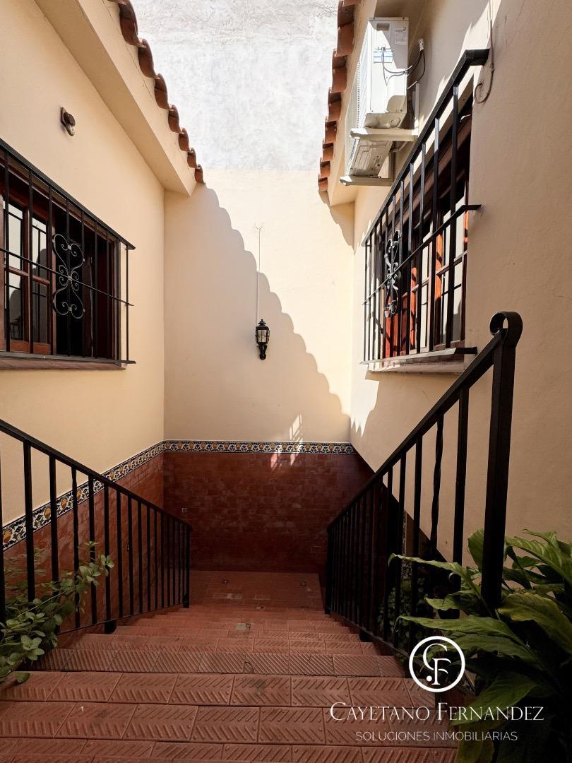 Casa 5 ambientes con 3 baños