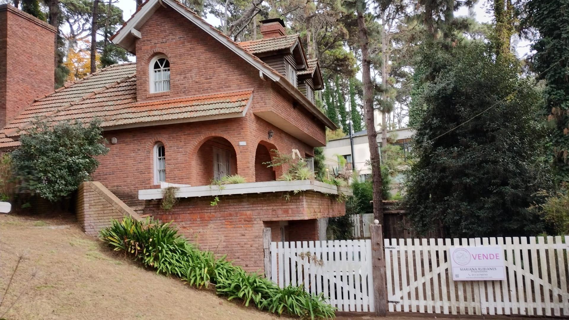 Casa En Venta En Pinamar En Robinson Crusoe 700