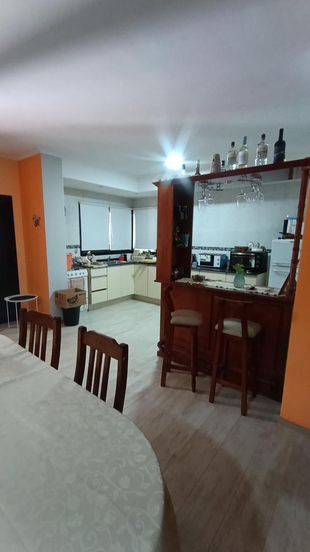 Casa 7 ambientes con 3 baños