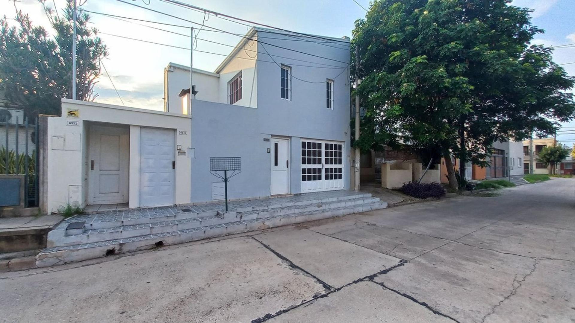 VENTA CASA + DPTO - 4 DORM- B° MAYORAZ