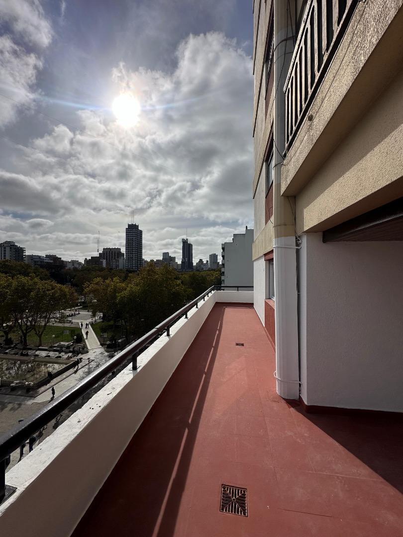 Depto 4 AMB a la calle c/ balcón terraza y cochera