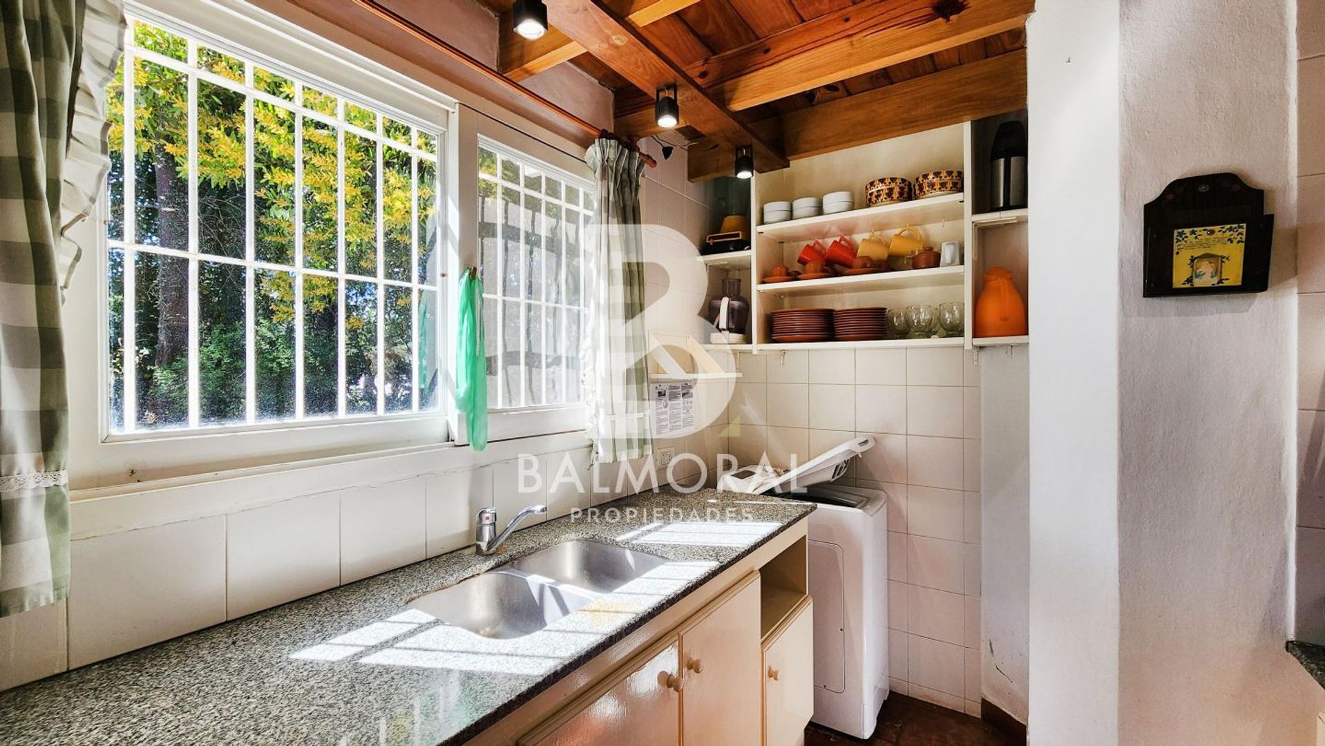 Casa en Alquiler - Zona Bosque / REF: 8012