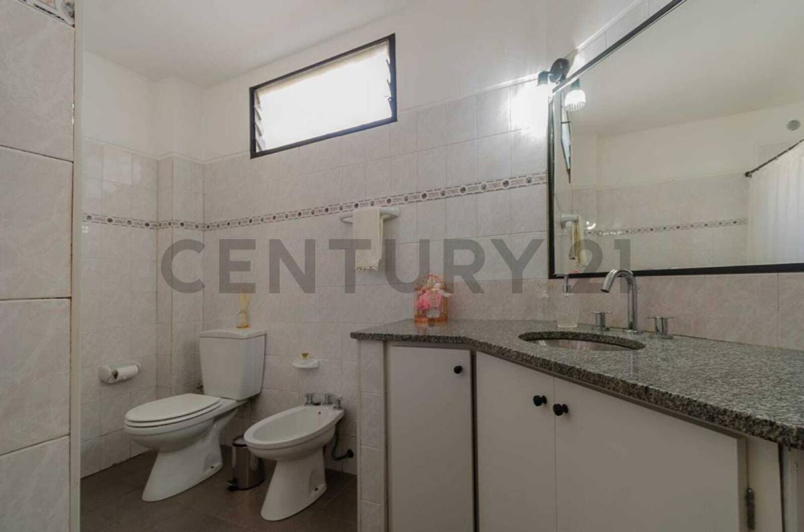 Casa en Venta en Caseros, USD 102.000