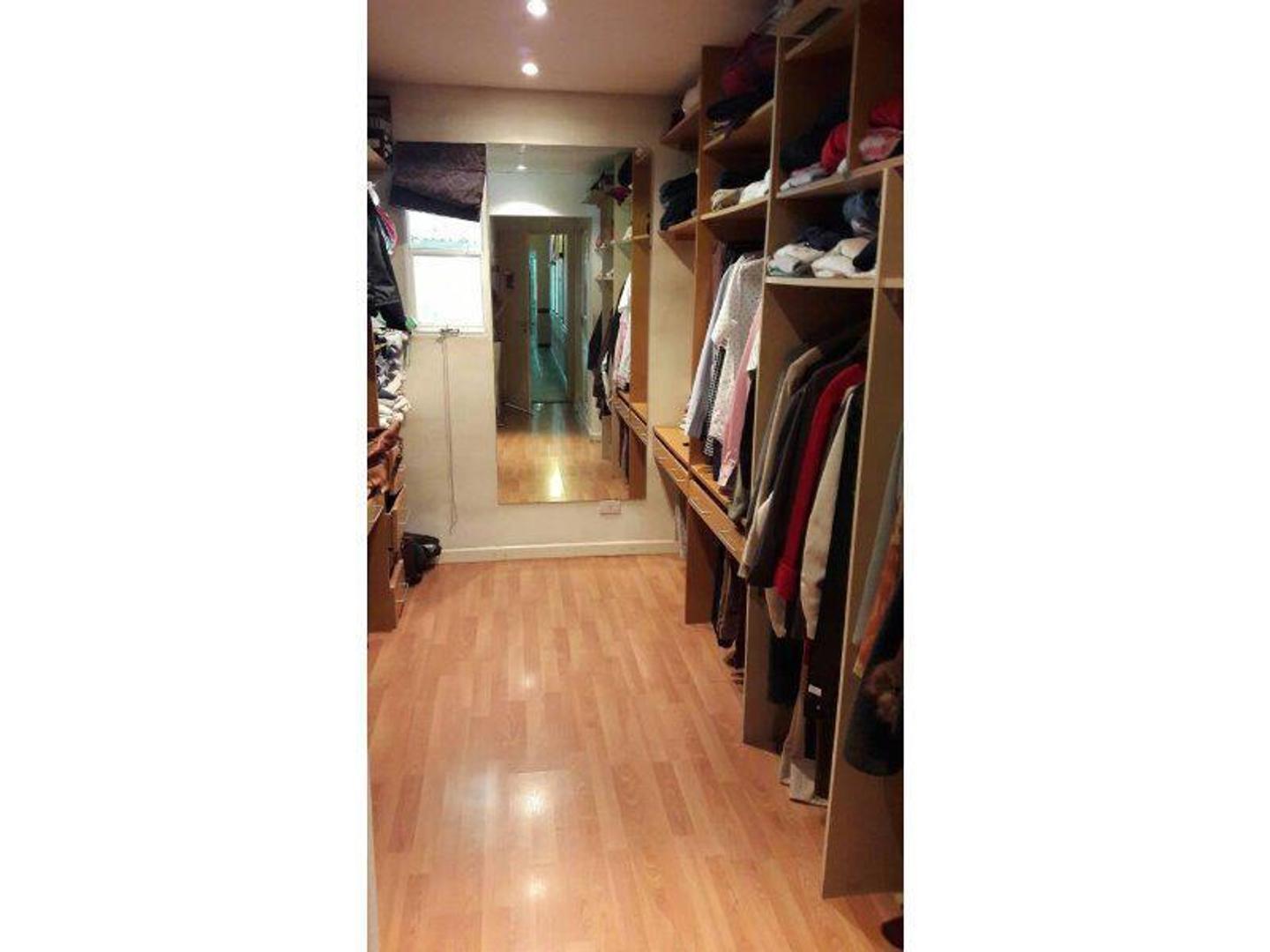 Venta - Casa - Pileta - Barrio Las Glorias - Benavidez