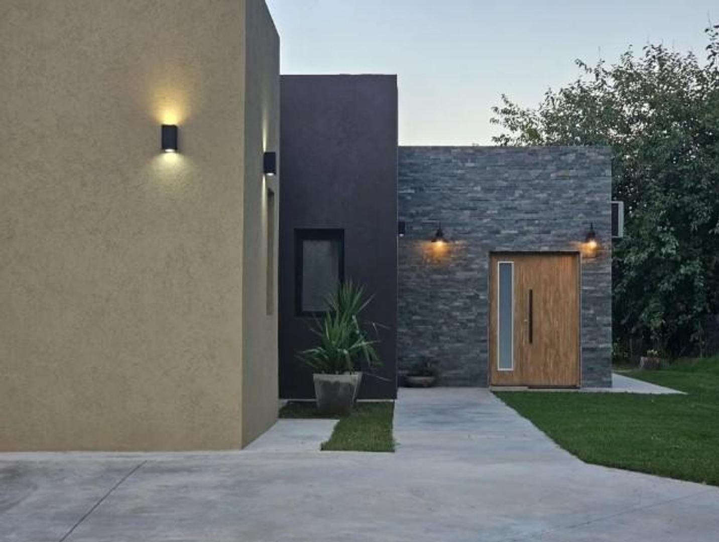 Mgm. Preciosa Casa En El Bosque C.c. Campana