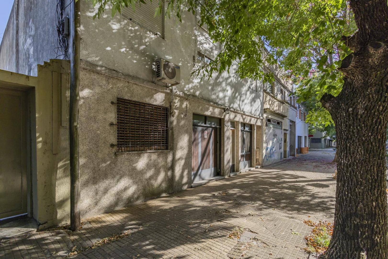 PH al frente en Venta de 2 dormitorios con garage y patio en 65 y 15 - La Plata
