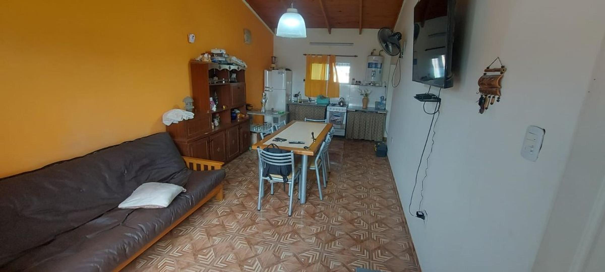 Casa 3 ambientes con 1 baño