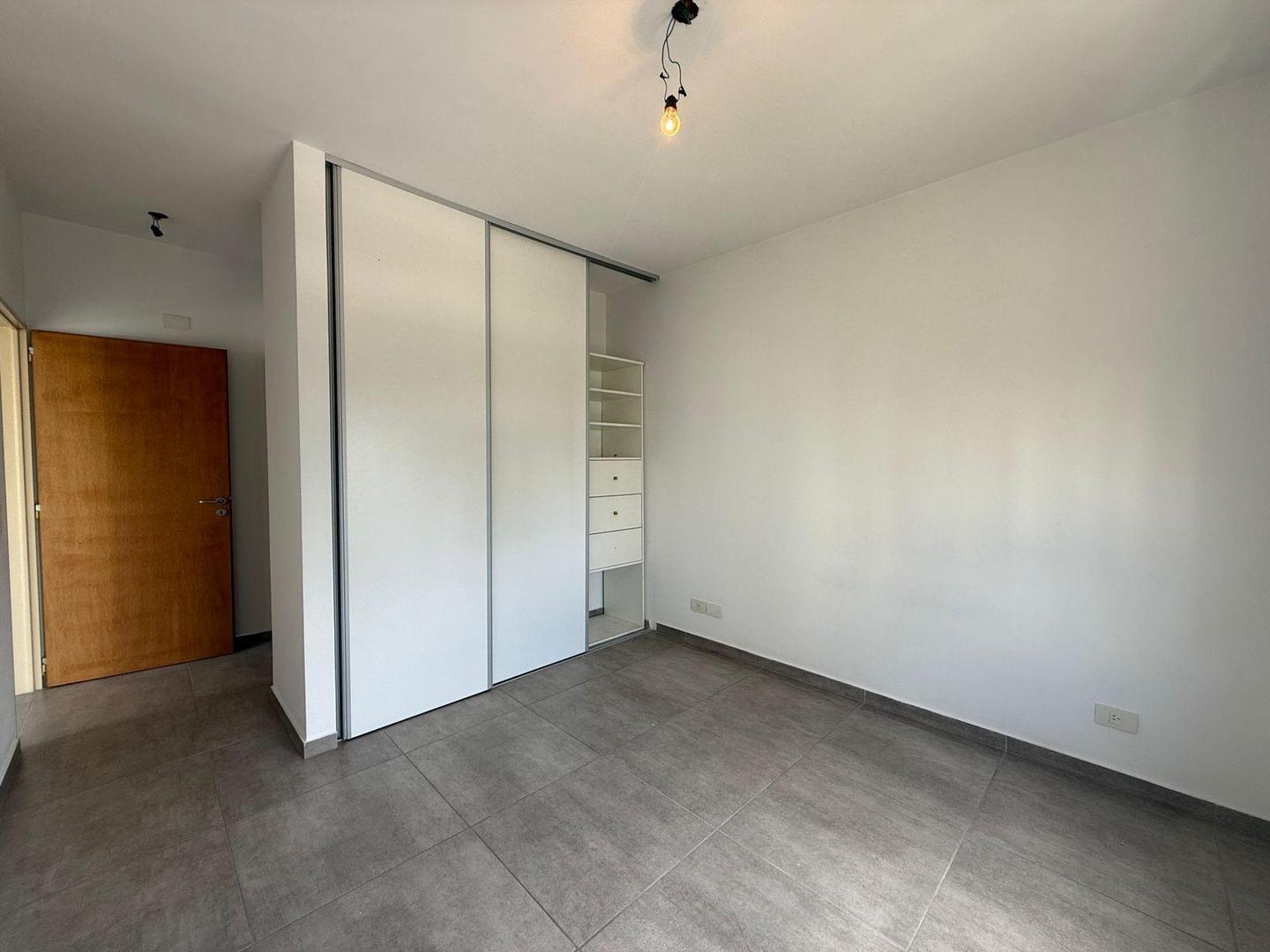 Departamento en Alquiler con 1 cocheras