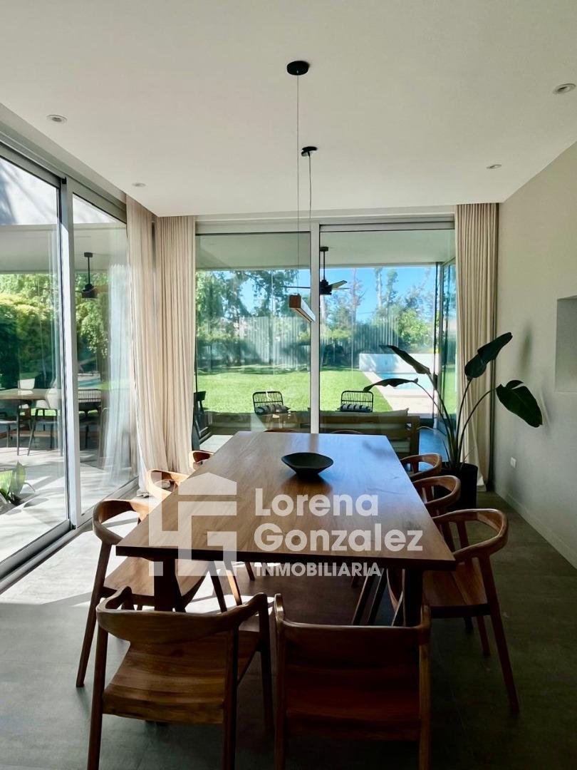 Casa en Alquiler Temporal con 6 cocheras