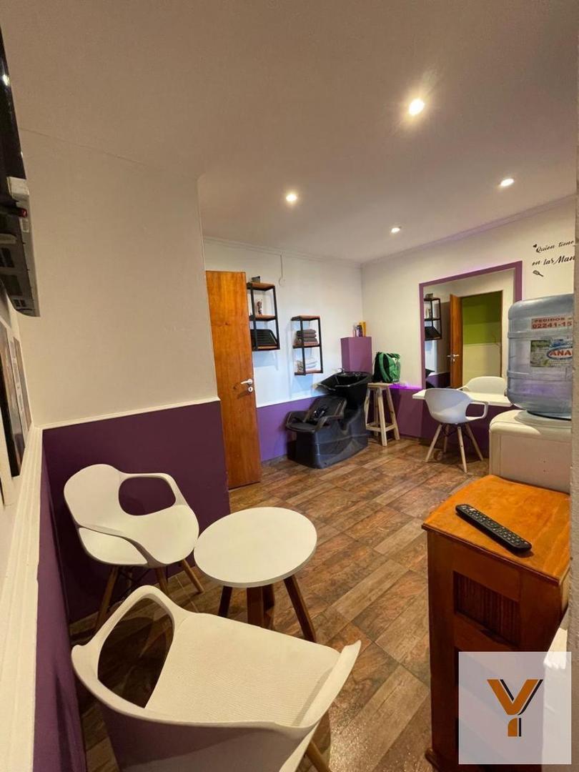 Casa en Venta con 2 cocheras