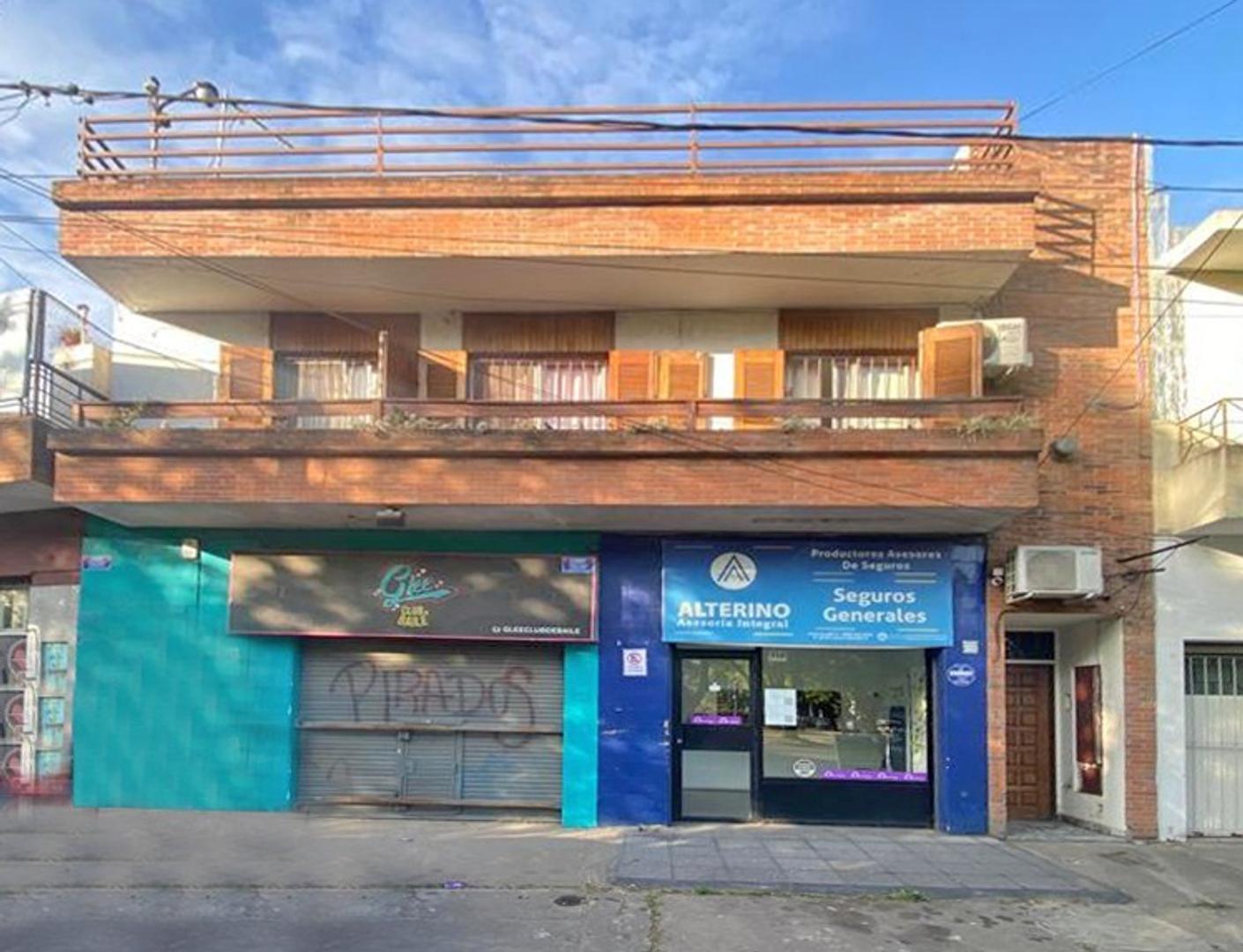 CASA - 4 AMBIENTES + 2 LOCALES - MERLO