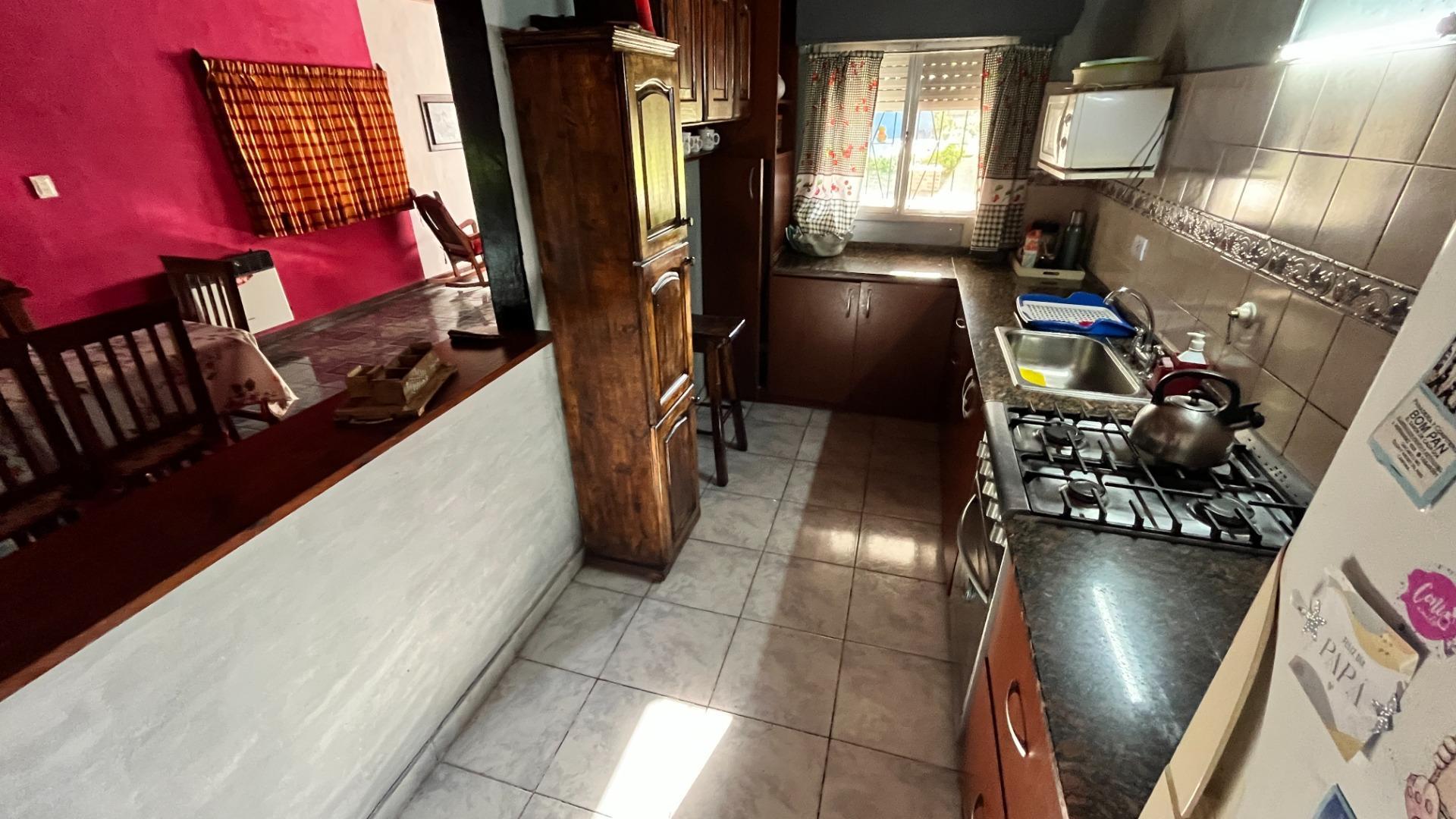 Casa 3 ambientes con 1 baño