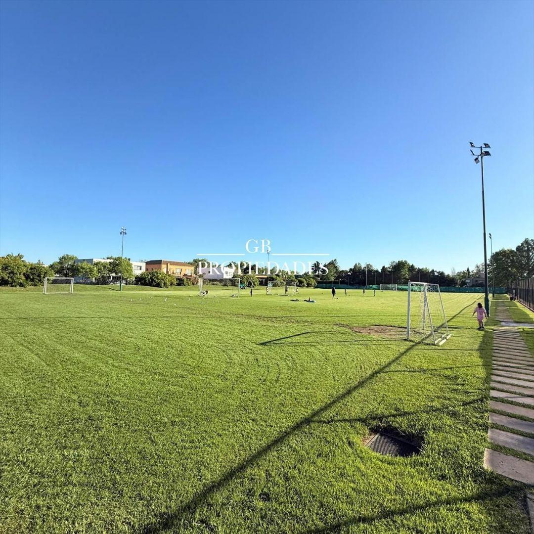 Casa en Alquiler en Ayres Plaza, USD 3.500