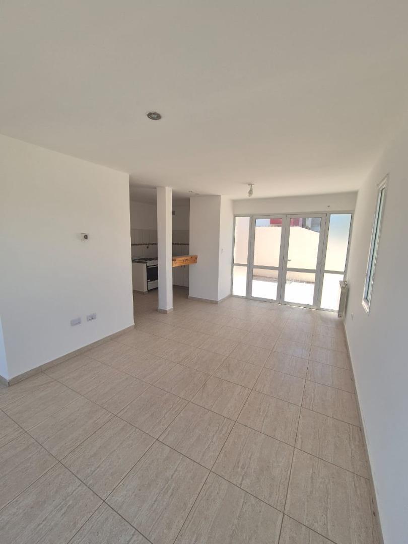 Depto Tipo Casa en Venta de 3 ambientes