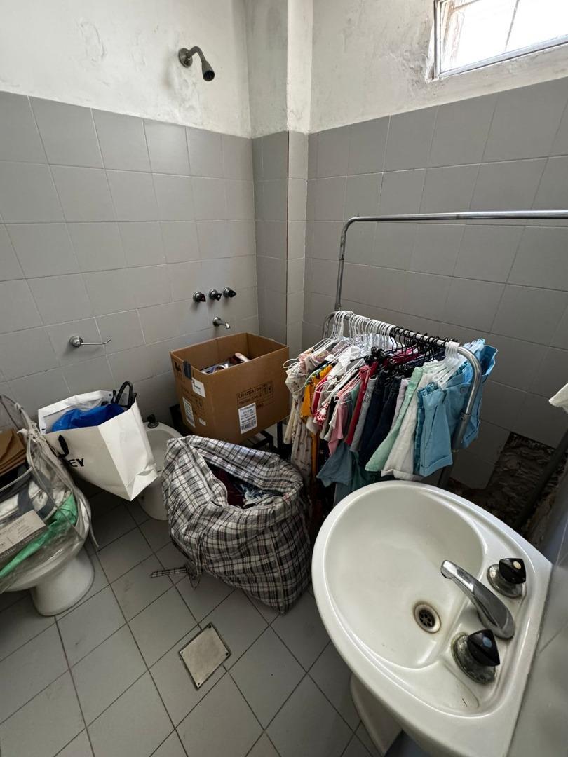 CASA 2 PLANTAS, LOCAL Y VIVIENDA, SOBRE LOTE DE 8,66X20 