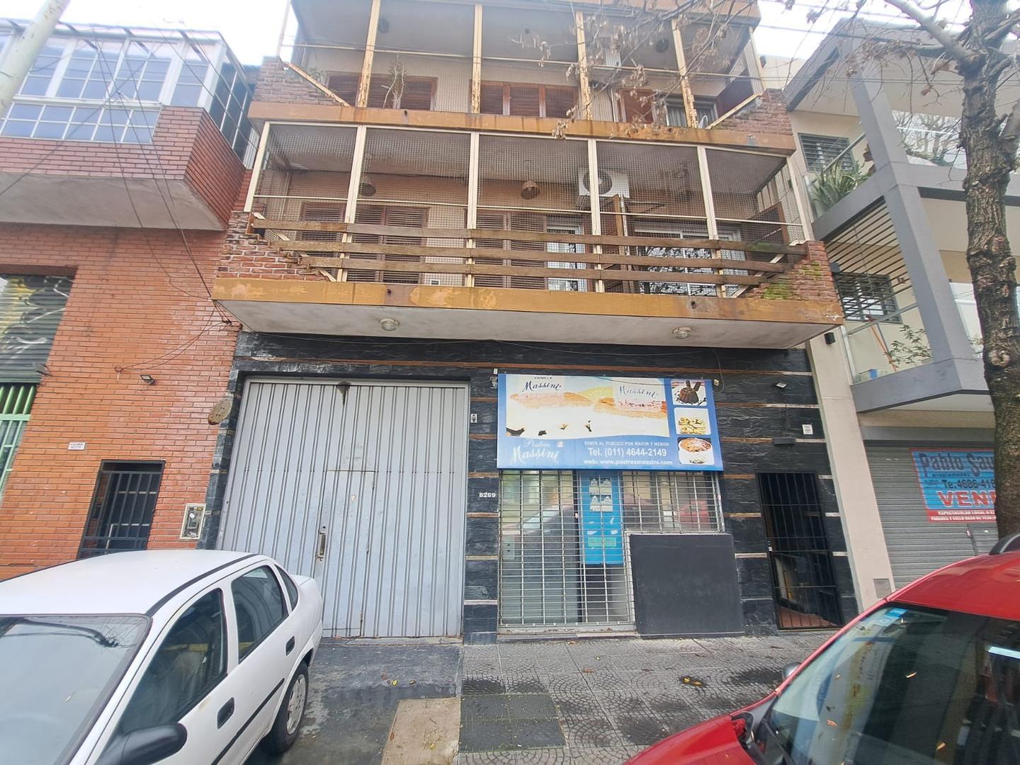 Local Comercial 40m2 + Galpon 200m2 Av. E. Castro Liniers