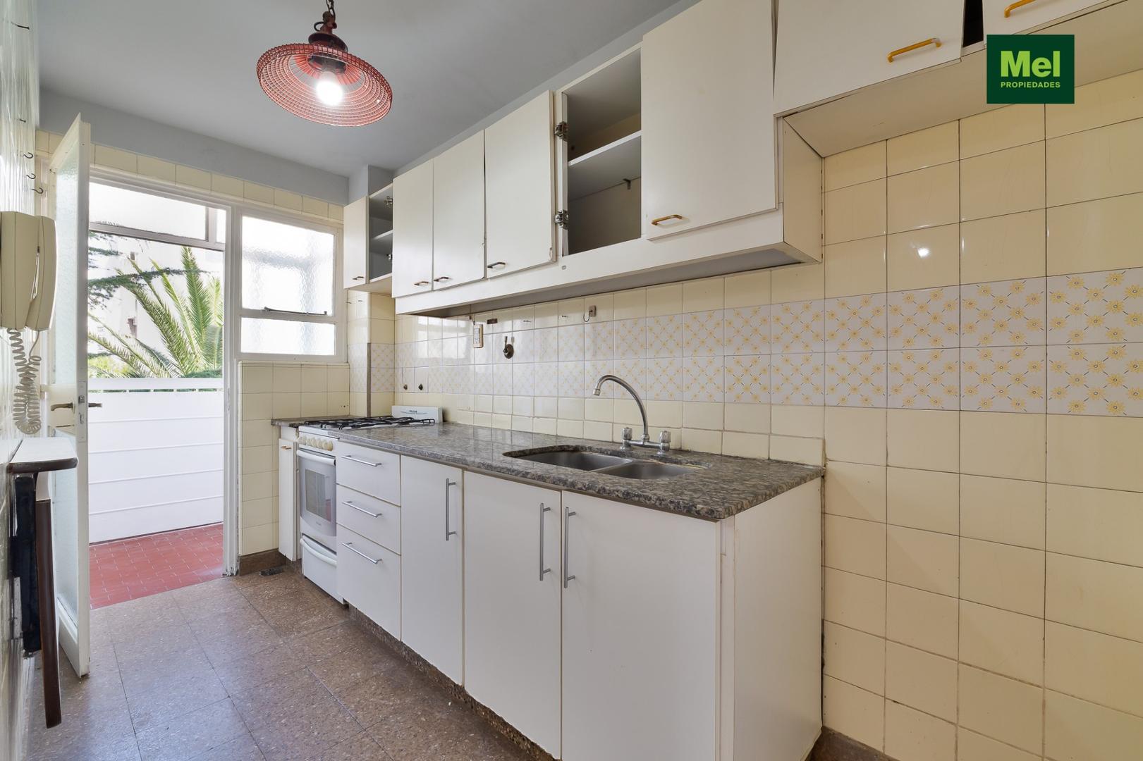 3 AMBIENTES CON BALCON EN LA MEJOR UBICACION