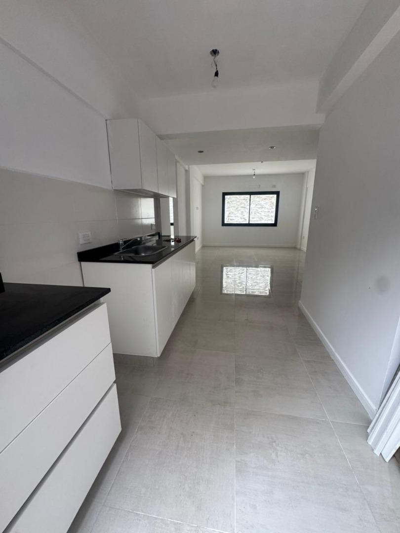 Carabobo 2200, Piso PB