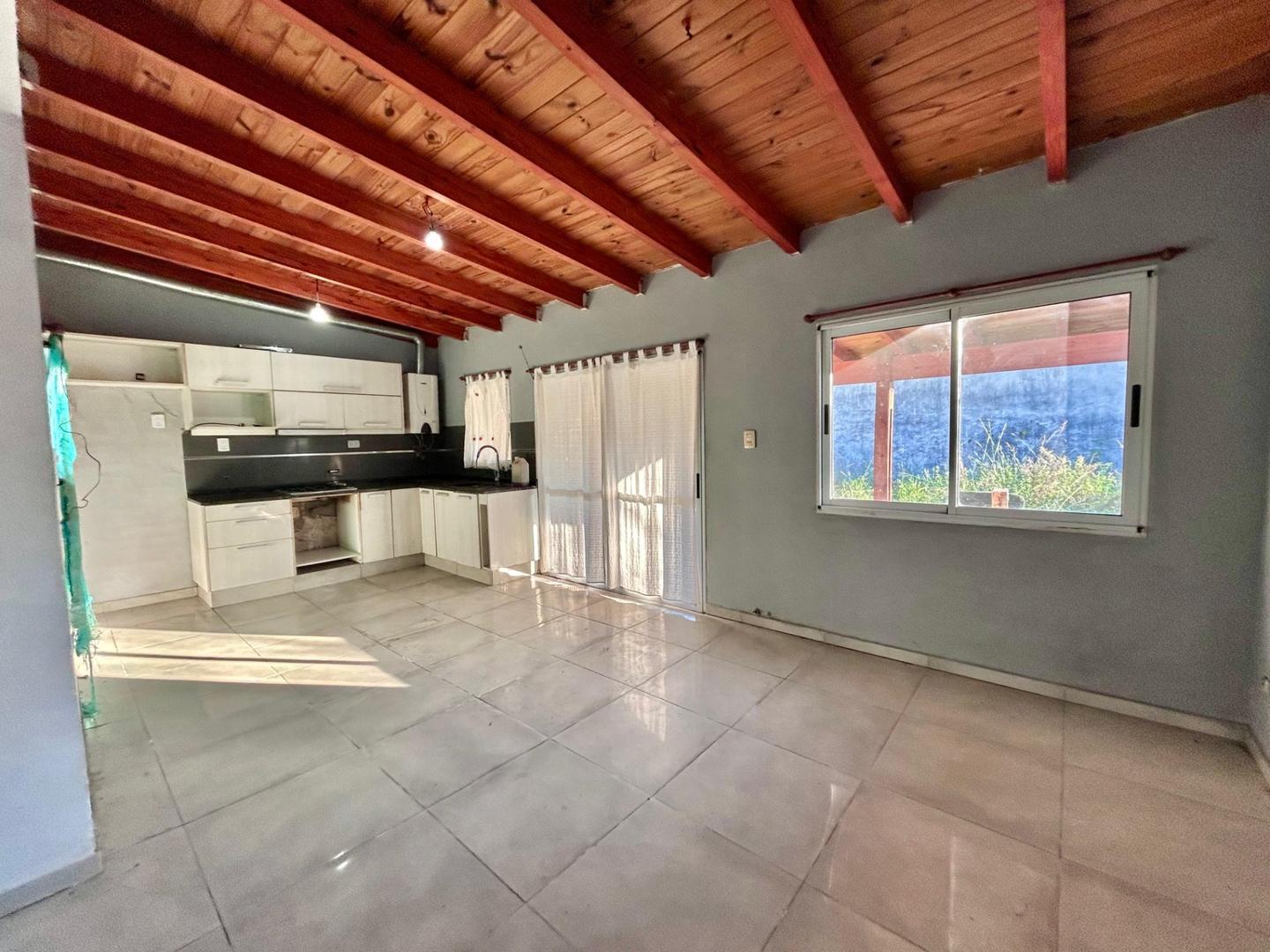 La Carolina, el Aguribay 6300, un dormitorio, patio amplio.