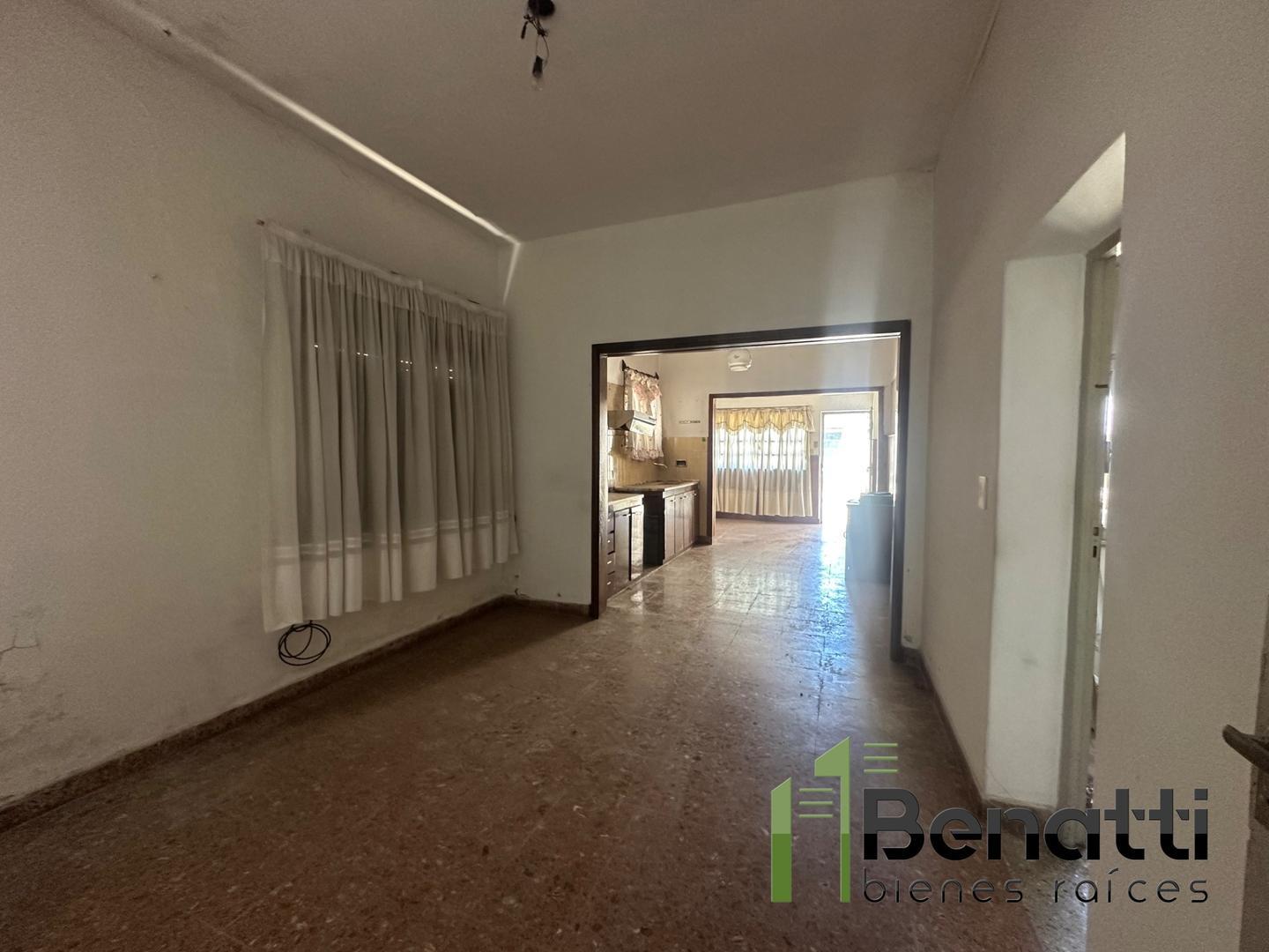 Casa 4 ambientes con 1 baño