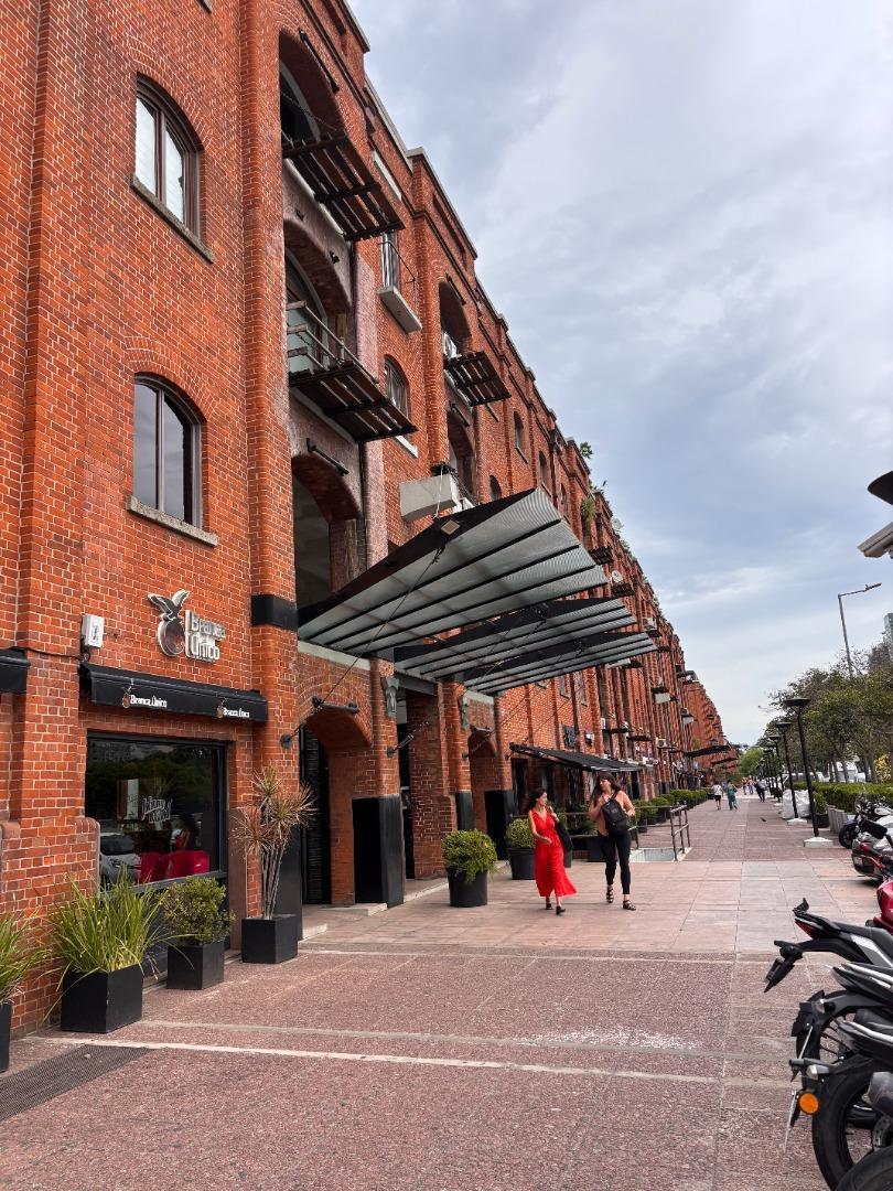 Alicia Moreau De Justo 700, Piso 1