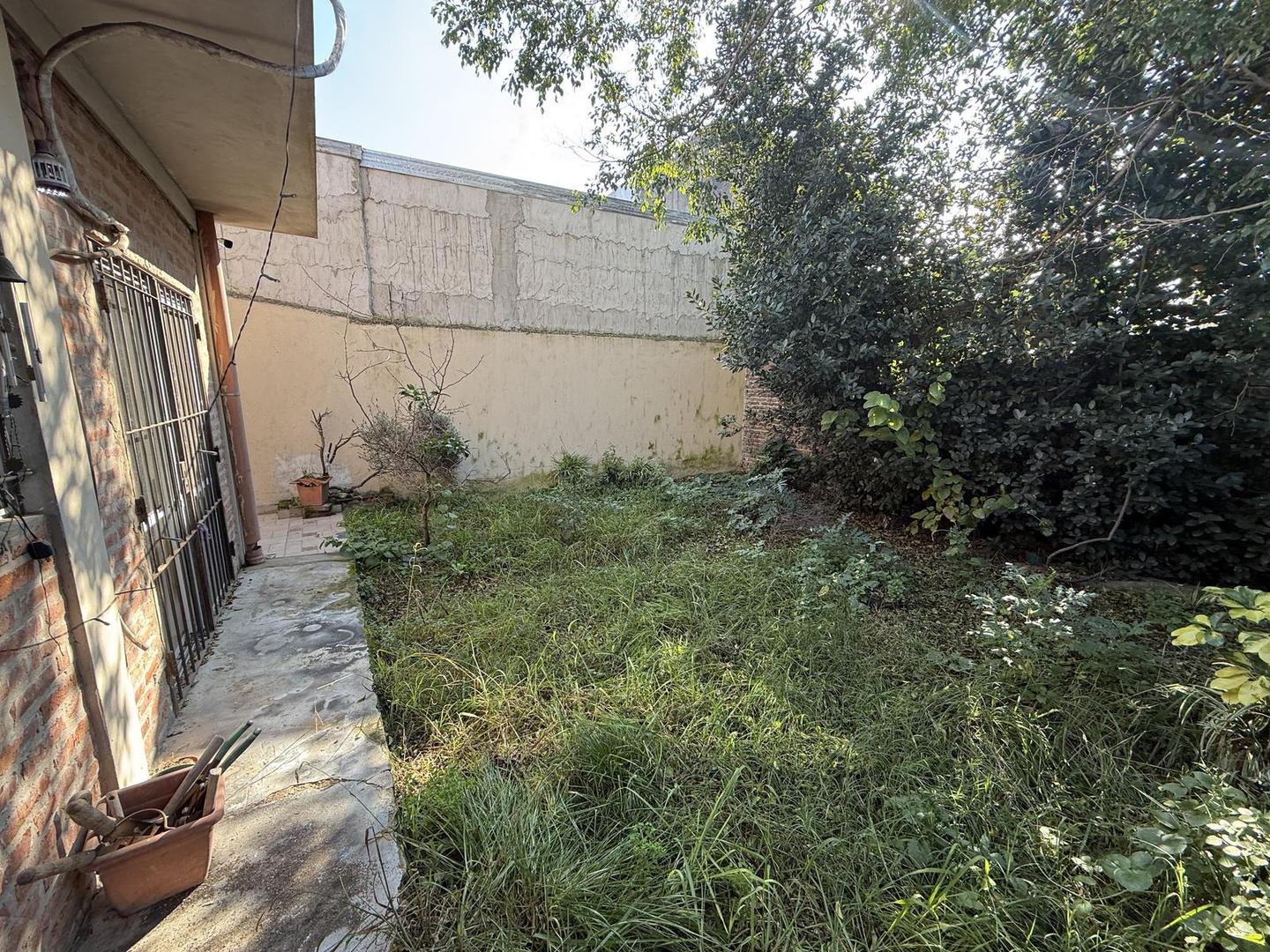 Depto Tipo Casa en Venta en Villa Dominico, USD 58.000