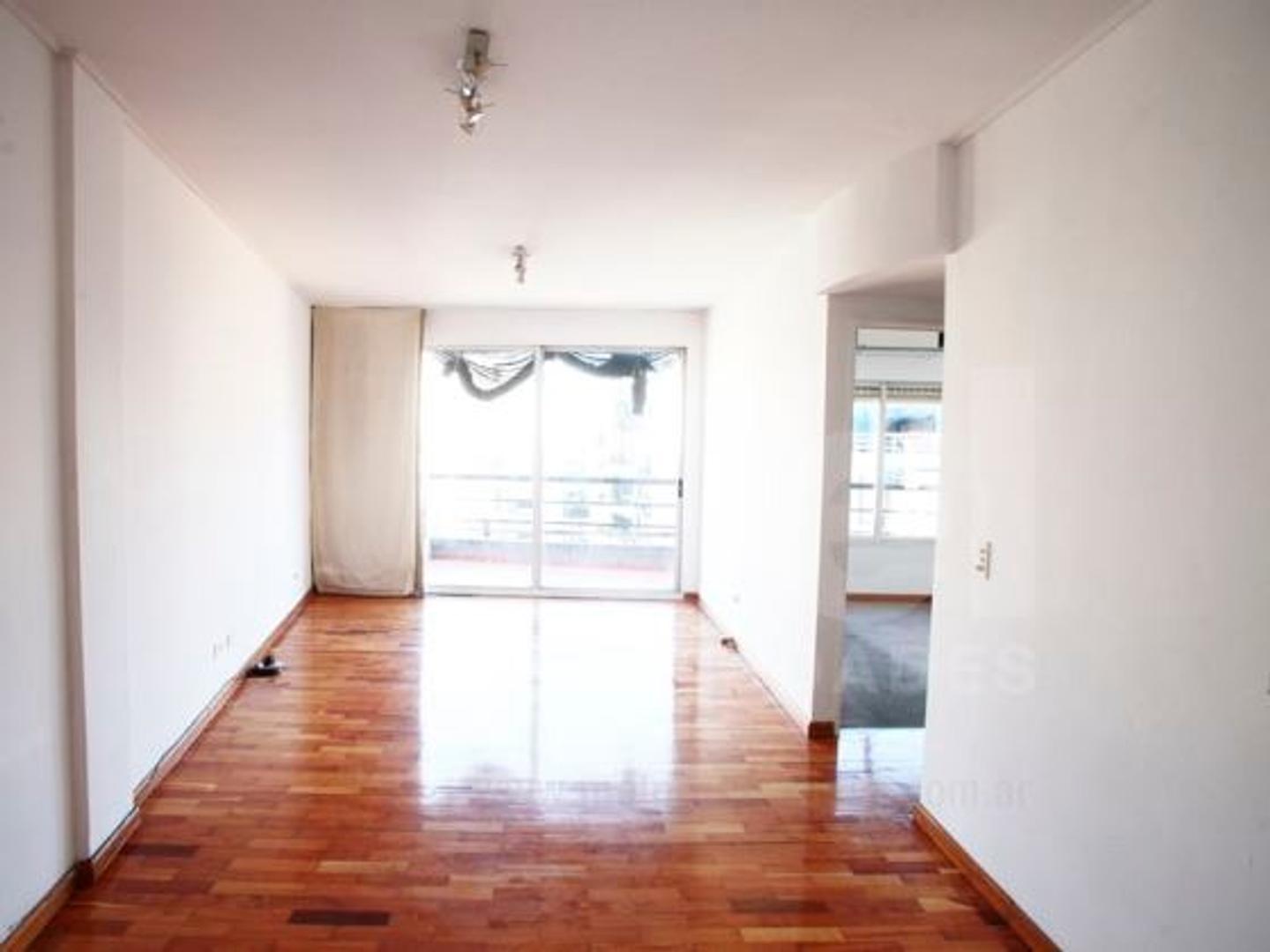 2 ambientes | Venta Belgrano | Piso alto con cochera