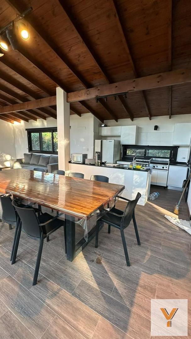 Casa en Alquiler de 4 dormitorios