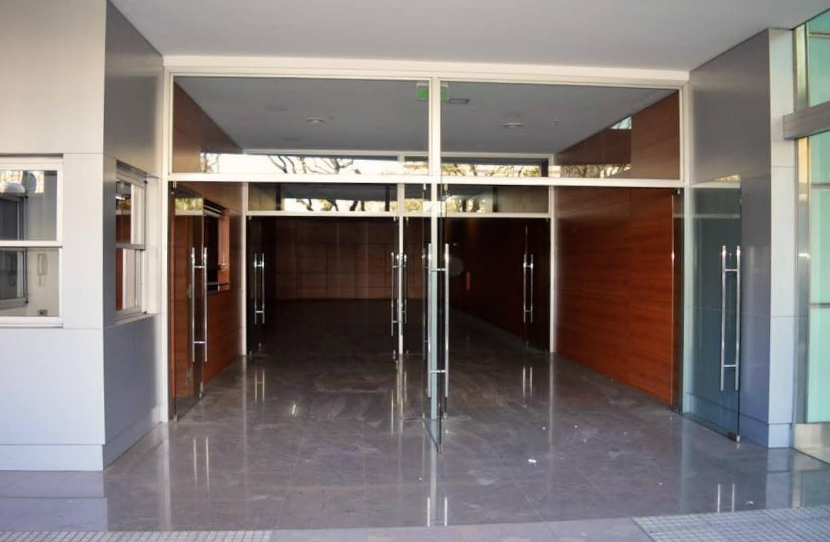 Oficina Monoambiente con 4 baños