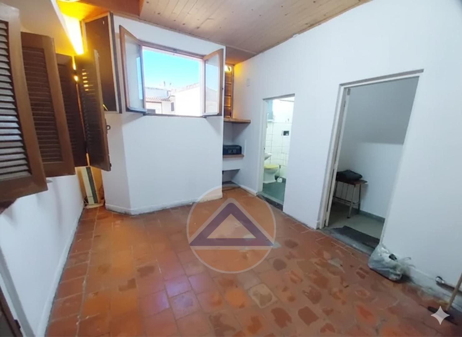 Jose De San Martin 500 , Piso 1