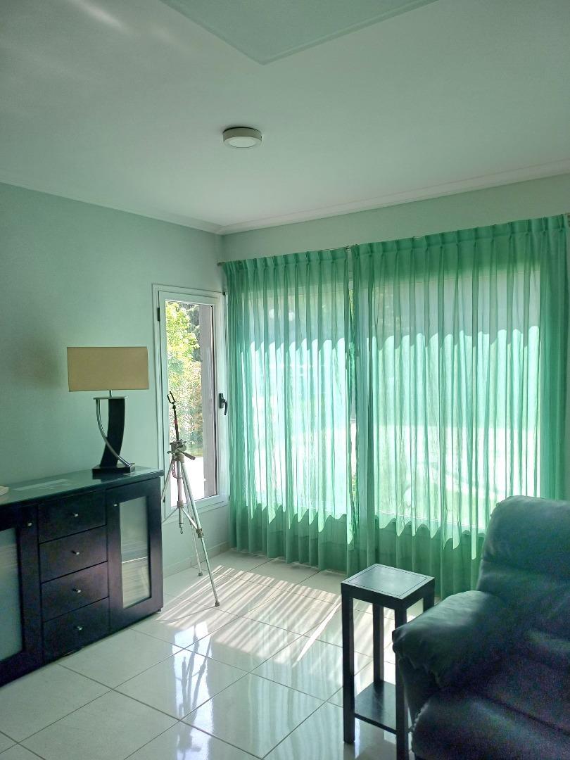 Casa en Venta con 4 cocheras