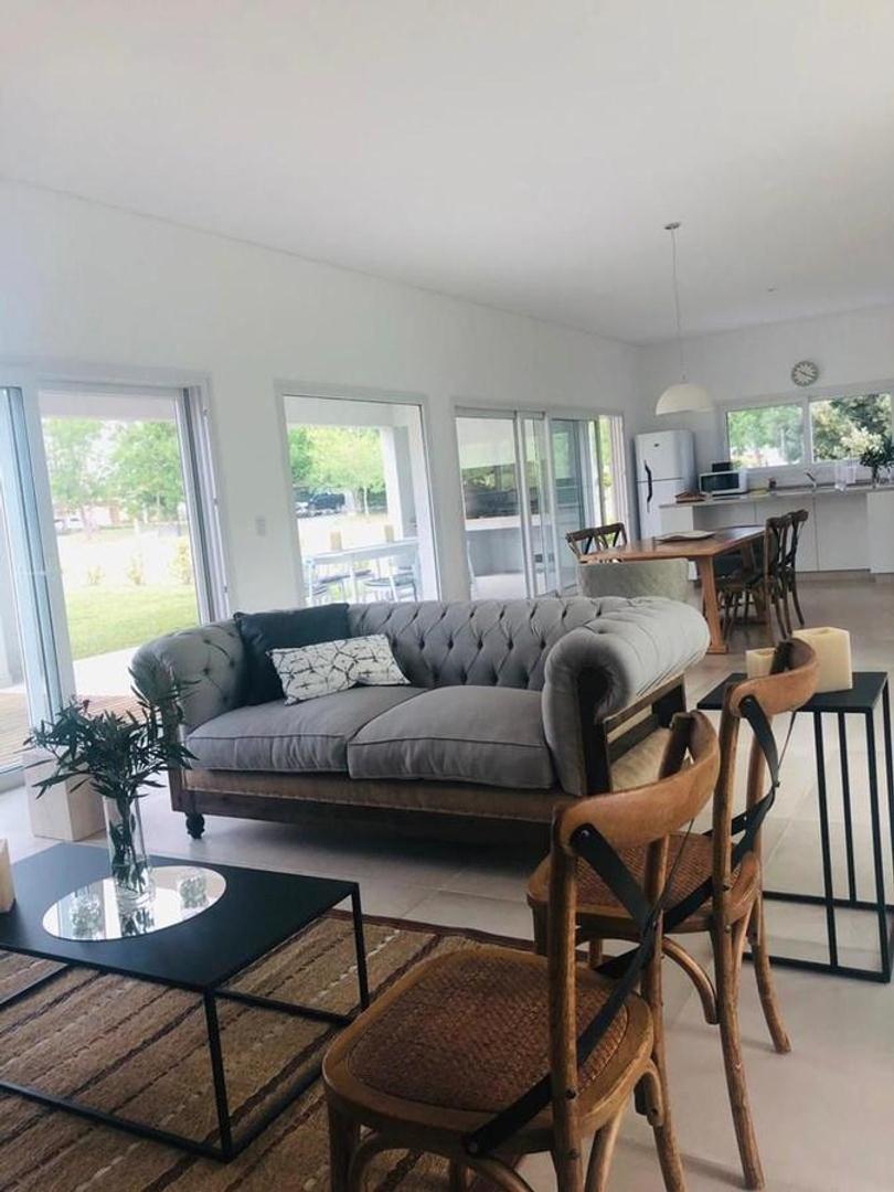 Casa en Alquiler al Oeste