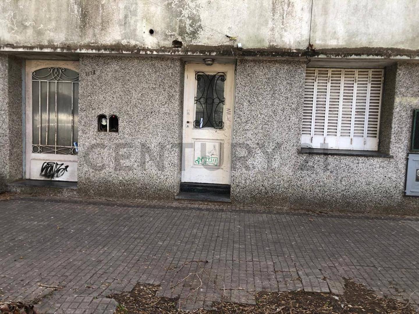 9 entre 63 y 64 PH mas departamento en venta La Plata