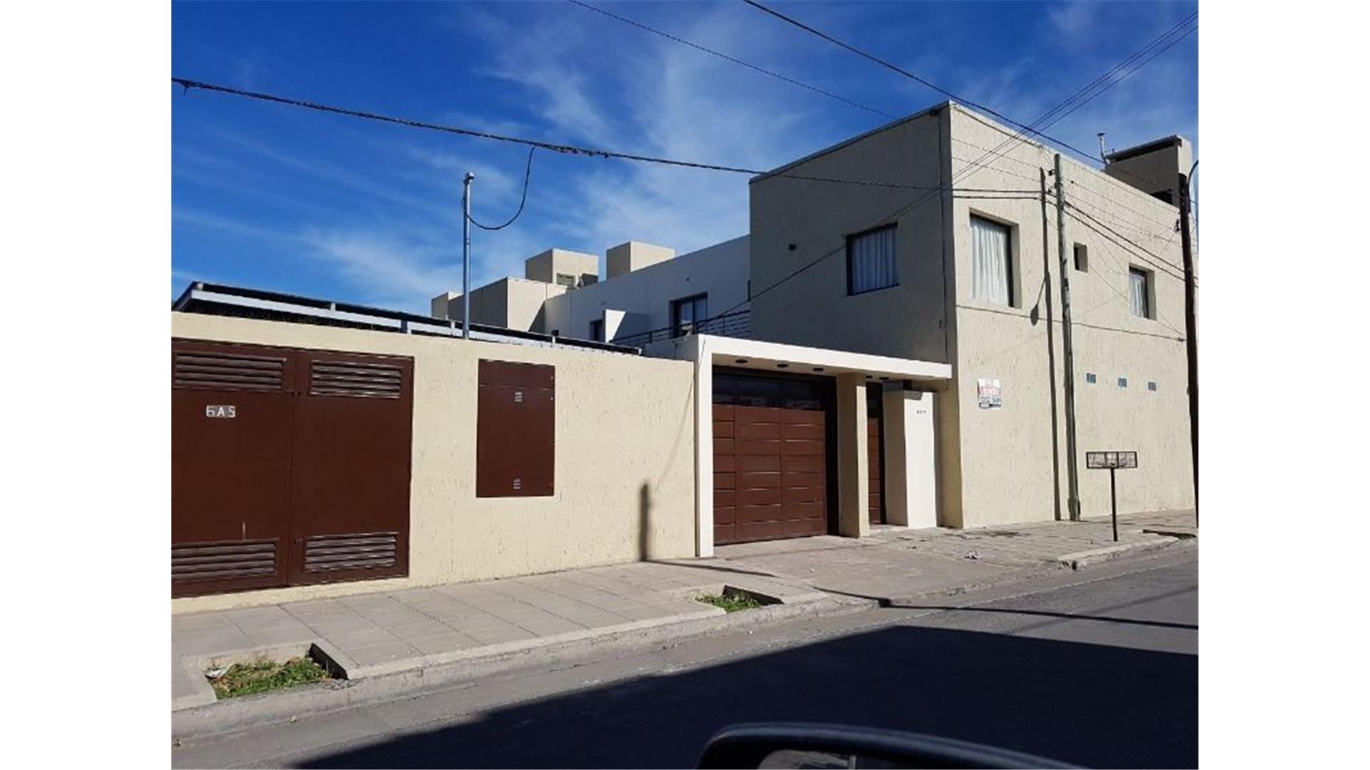DUPLEX EN COMPLEJO CERRADO - A 500 MTS DINO RUTA 20
