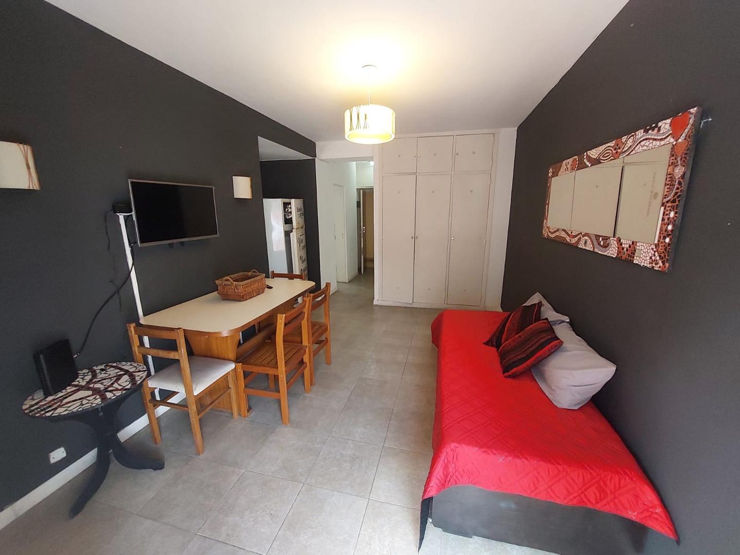 ALQUILER TEMPORARIO DEPTO 2 AMB A LA CALLE