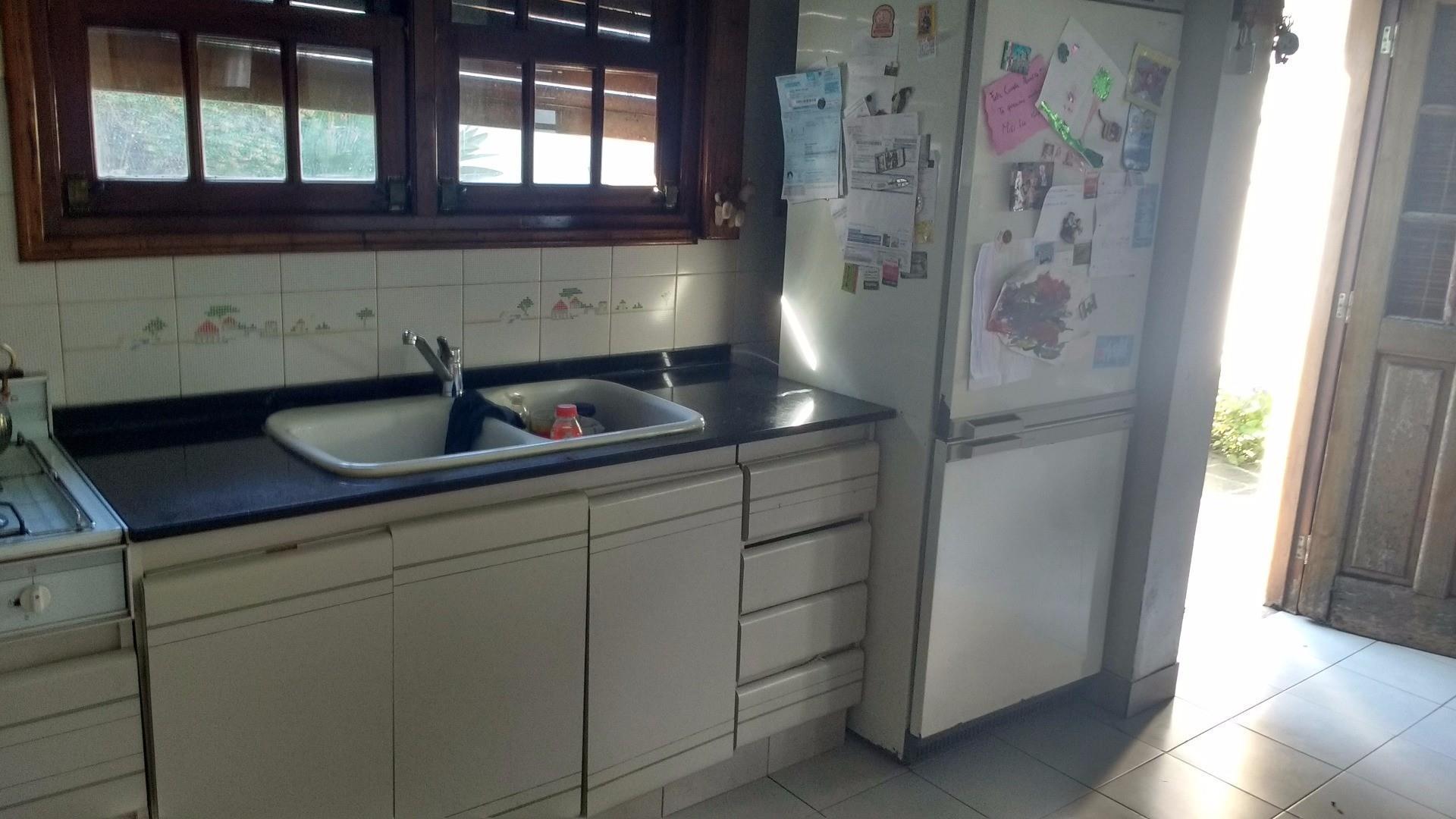 CASA AMERICANA EN EXCELENTE UBICACION