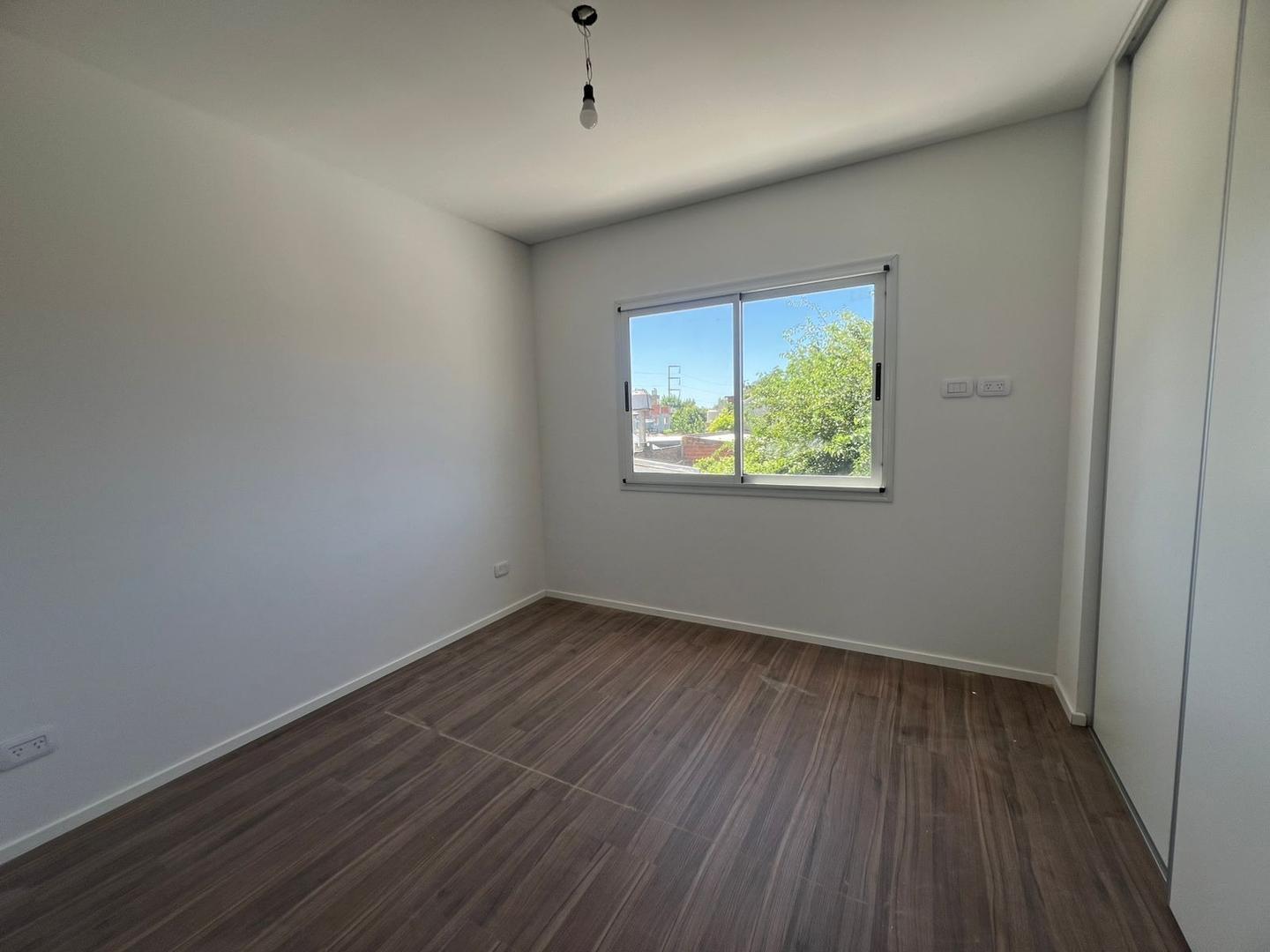 Depto Tipo Casa en Venta con 1 cocheras