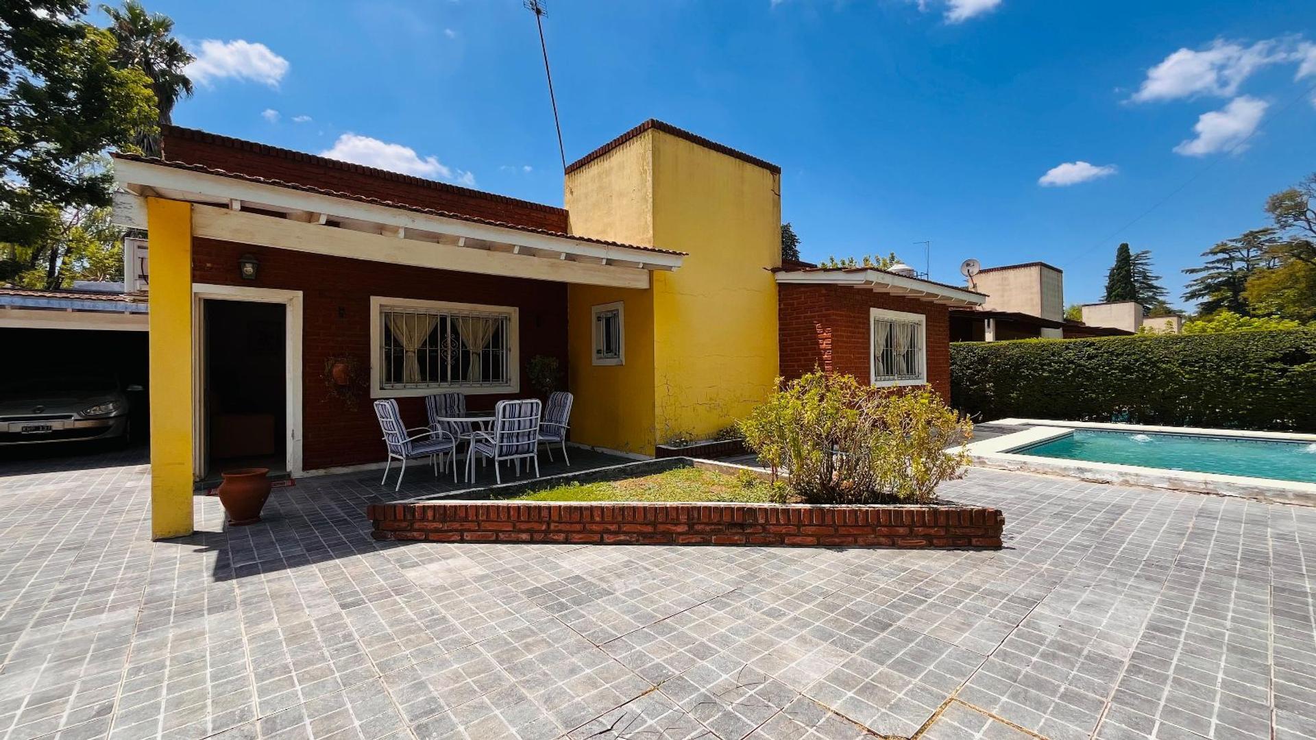 Casa tipo quinta en venta en La Reja – lote de 330 m² con pileta