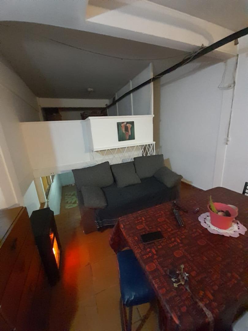 Depto Tipo Casa 2 ambientes con 1 baño