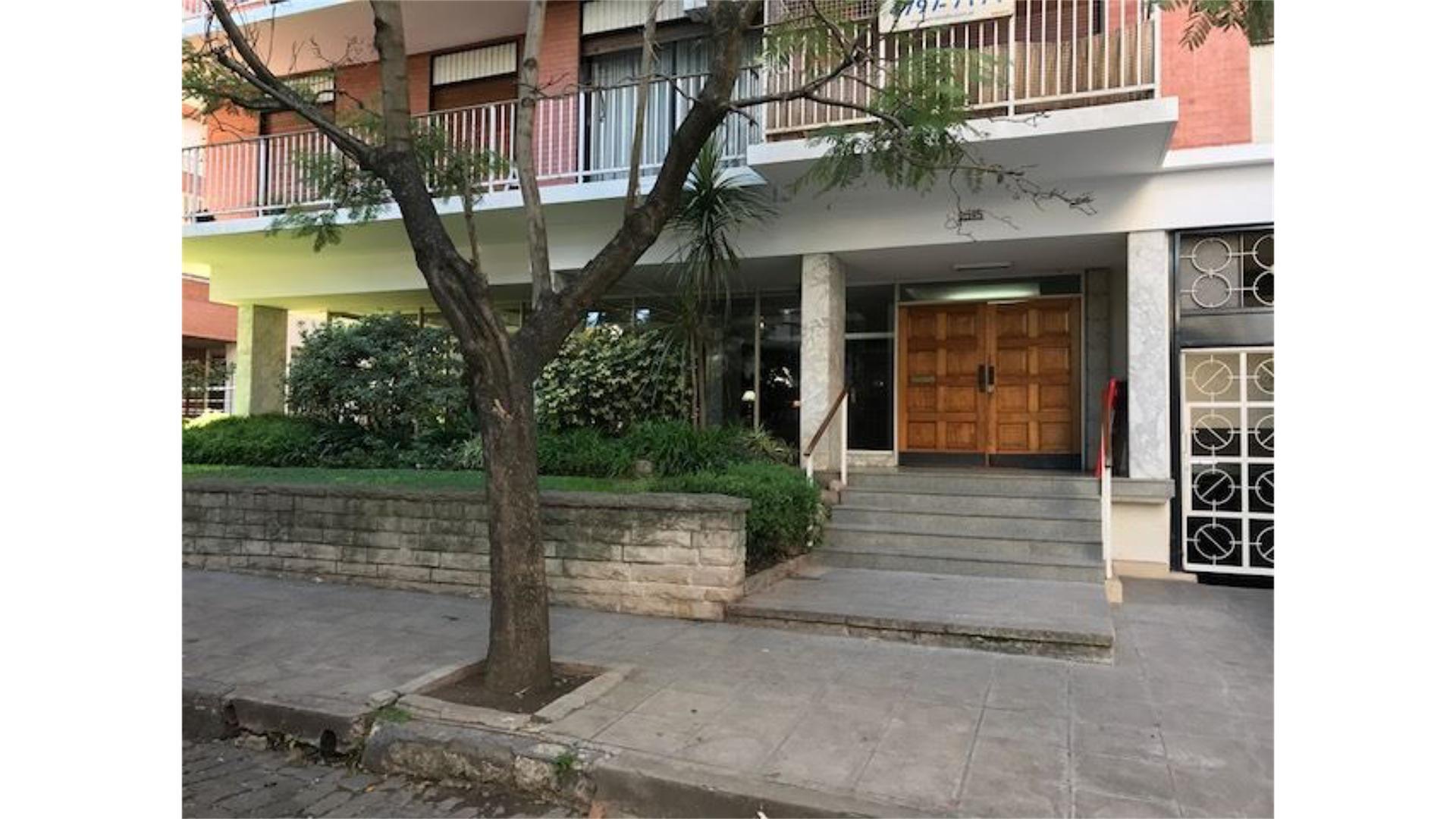 Departamento de 3 amb baño y toil coch baul Olivos bajo