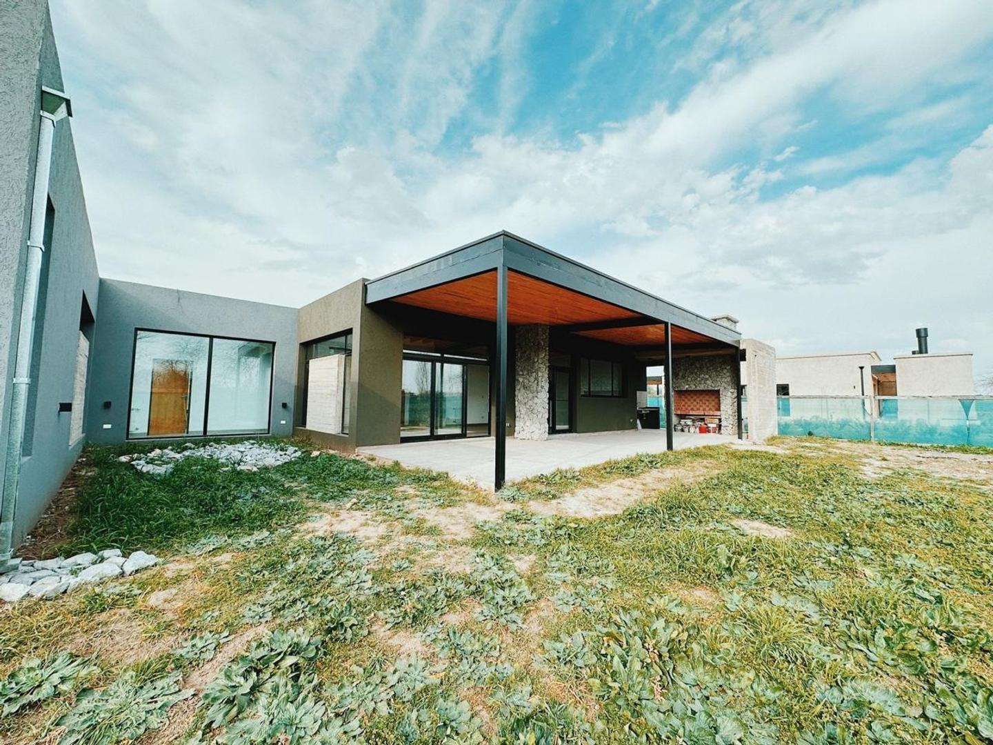 Casa venta Lujan 4 ambientes everlinks