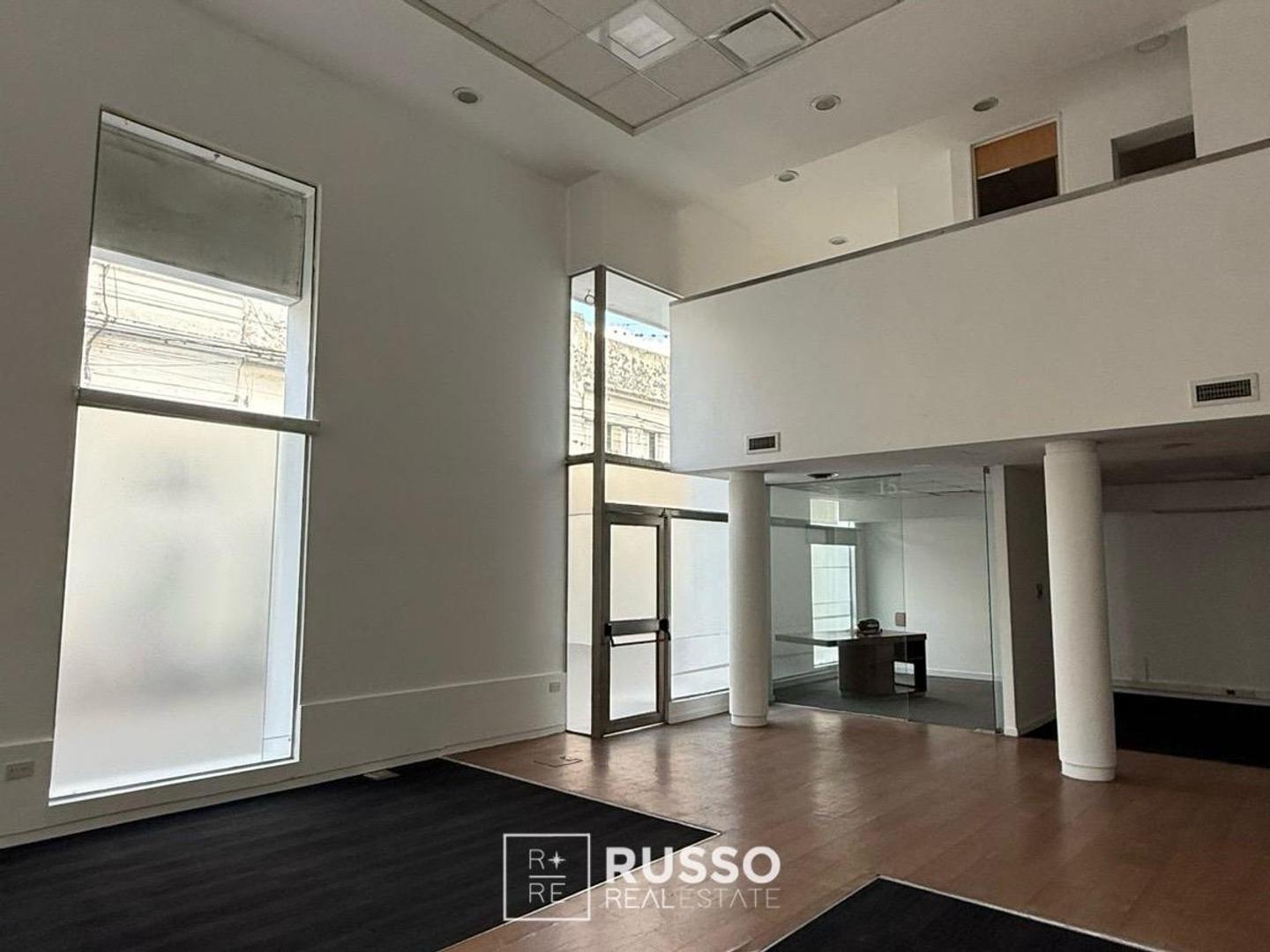 General Balcarce al 300 300