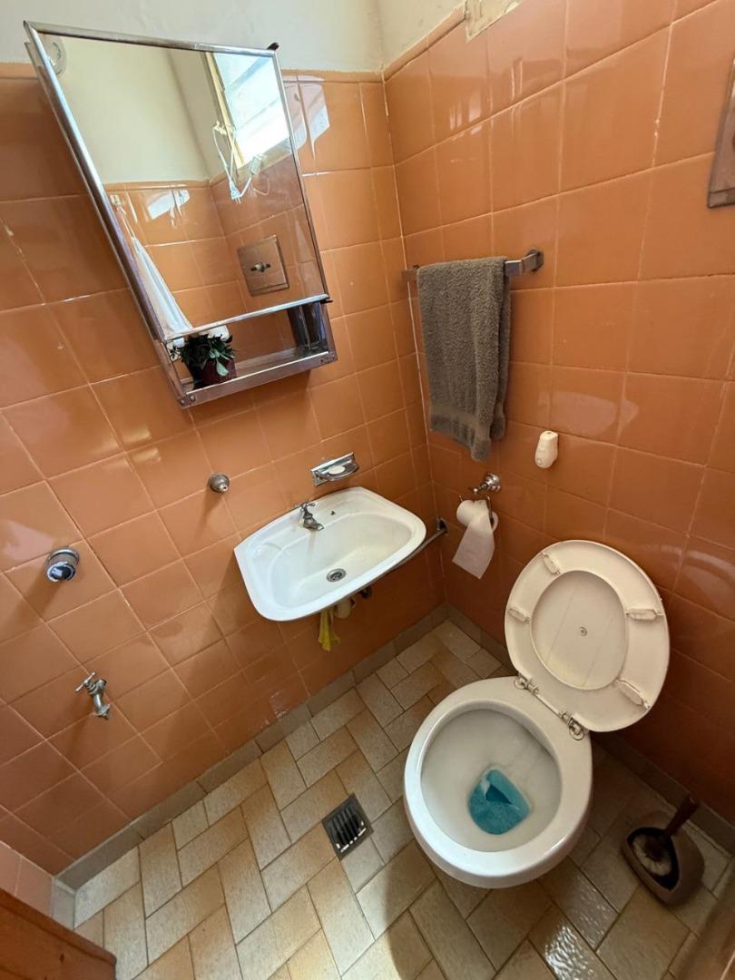 AMPLIA CASA 3 DORMITORIOS Y DEPCIAS JARDIN PISCINA QUINCHO