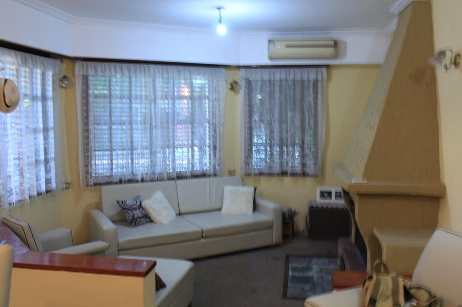 Almafuerte 1100, Burzaco