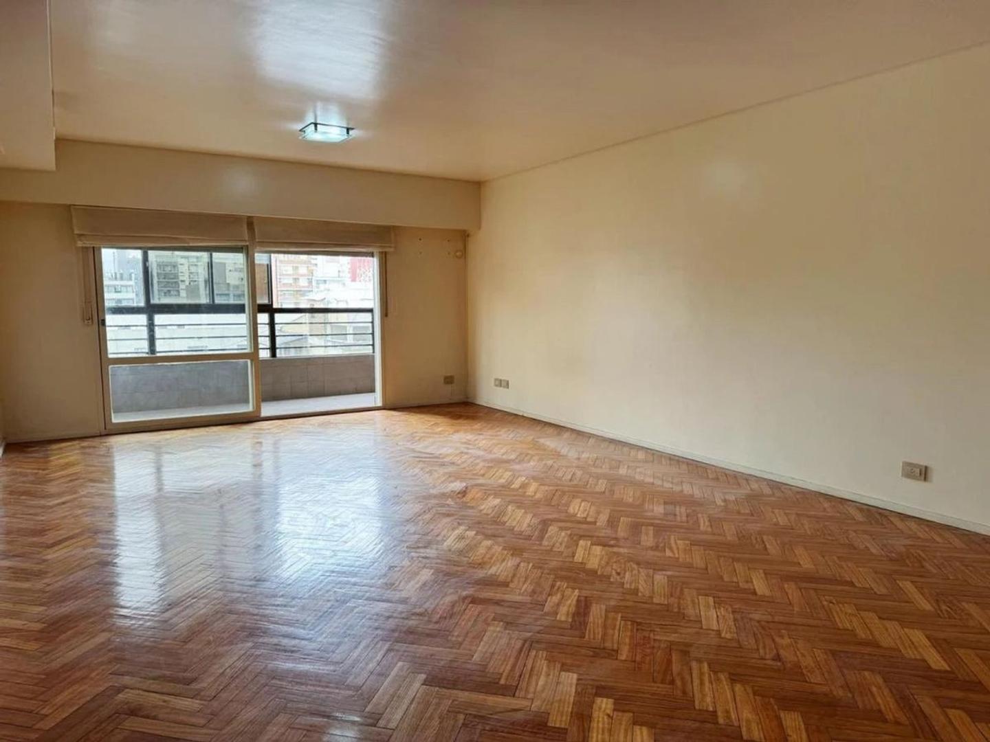 Departamento 6 ambientes con 2 baños